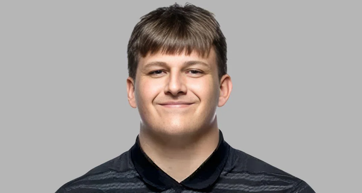 Arkansas Razorbacks add former Oregon State lineman Adam Hawkes