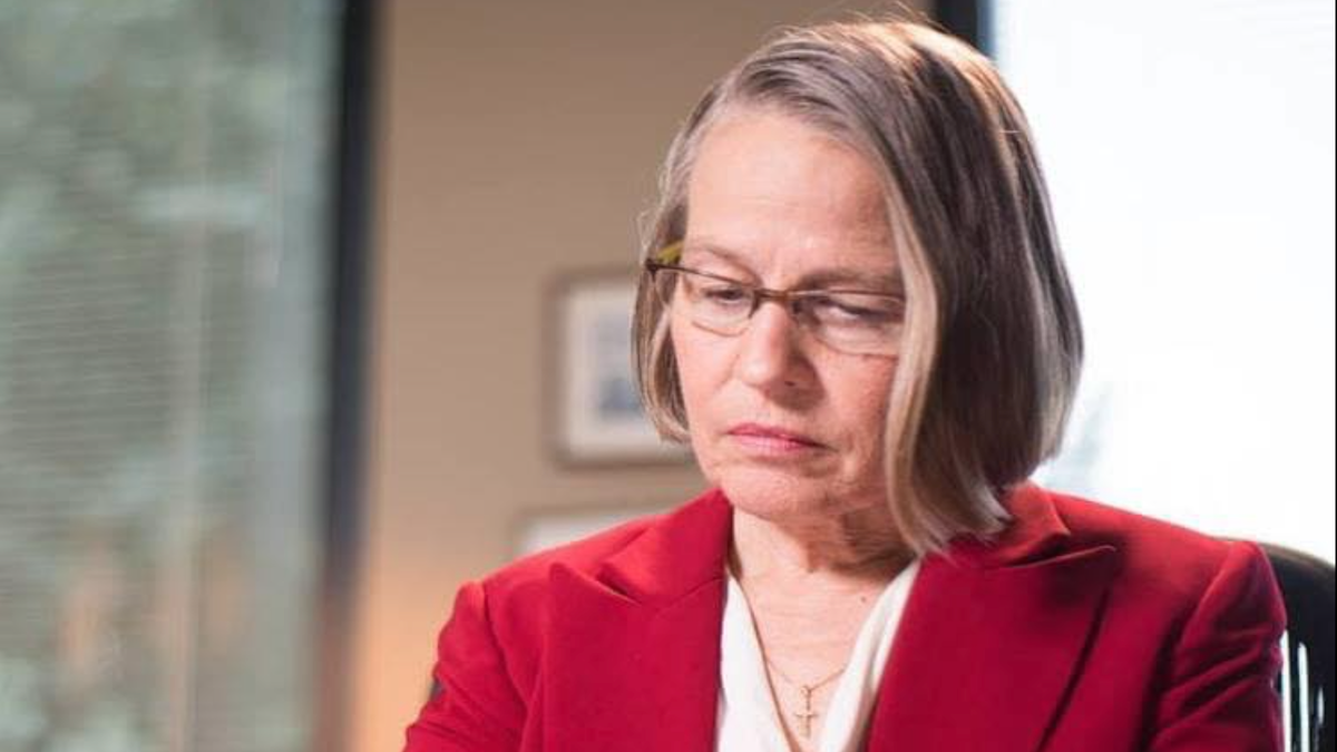 ‘We cannot abandon another one of our allies’: Miller-Meeks urges legislators to stand with Ukraine