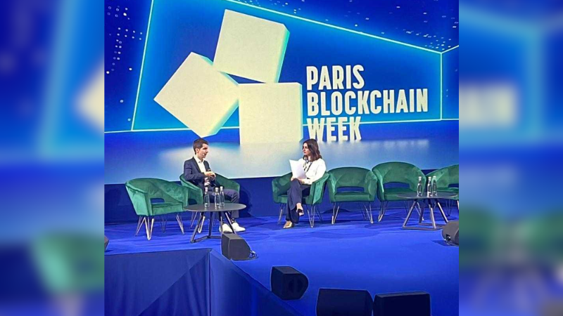 Faustine Fleuret, president of the Association for the Development of Digital Assets (right) - X/adan_asso