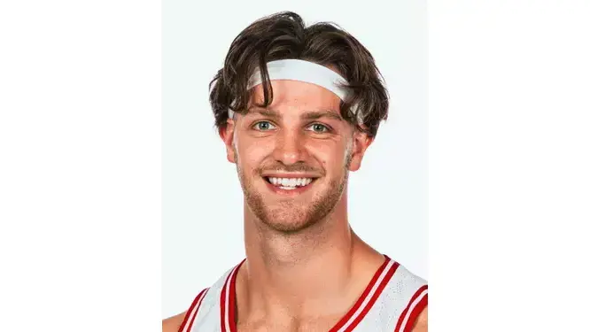 On Thursday, March 20, former Arrowhead High School Carter Gilmore collegiate team won in the NCAA Division I Basketball Championship Tournament