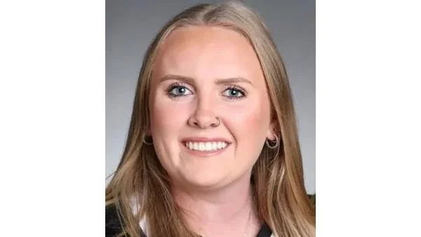 Archbishop Mitty High School standout Hannah Edwards’ collegiate team wins game in the NCAA Division I Softball Championship on Friday, May 16