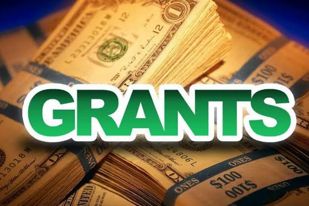 ARKANSAS STATE UNIVERSITY AT BEEBE: Entergy Awards Grant to ASU-Beebe Distance Education ARKANSAS STATE UNIVERSITY AT BEEBE: Entergy Awards Grant to ASU-Beebe Distance Education