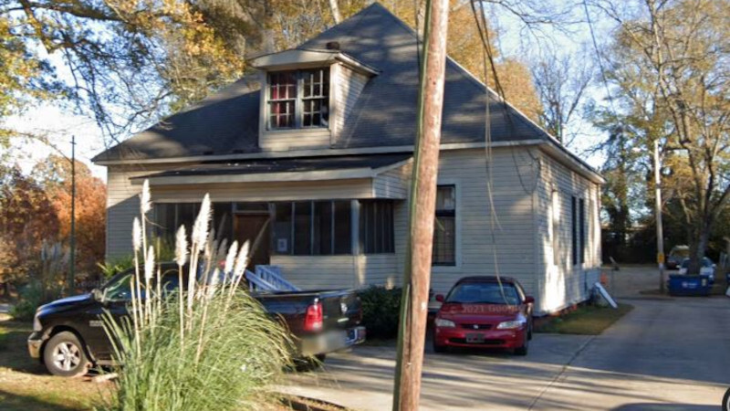 Investigators probe Georgia rooming house fire that displaced 14 residents