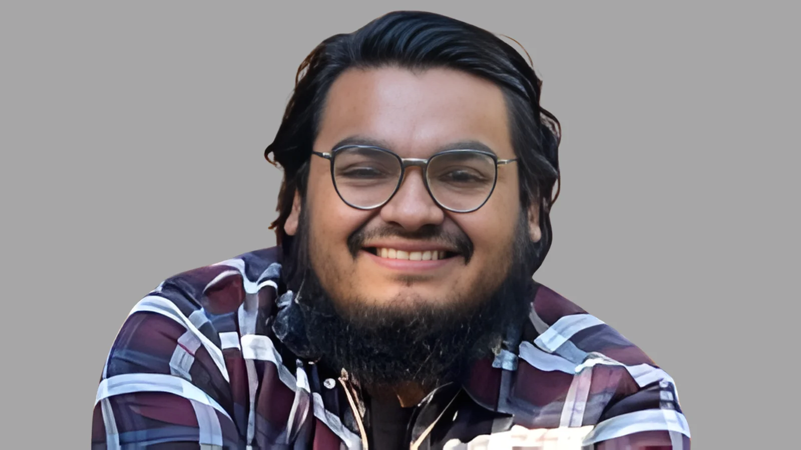 Tennessee Tech art student gains recognition for glasswork inspired by heritage, community