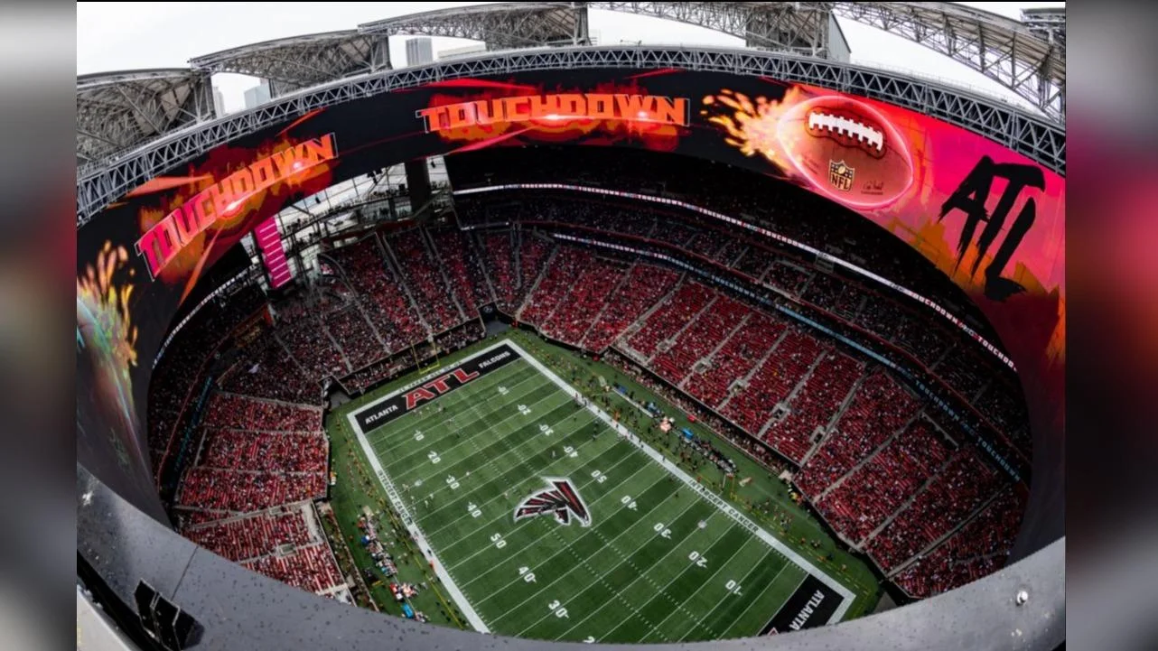 Falcons confirm re-signing of center Ryan Neuzil