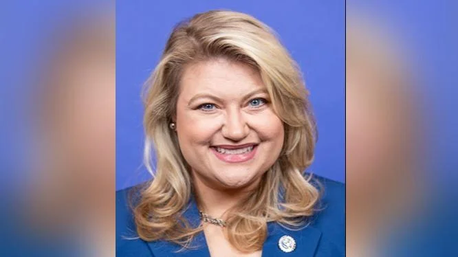 Rep. Kat Cammack introduces digital applications act with Rep. Doris Matsui