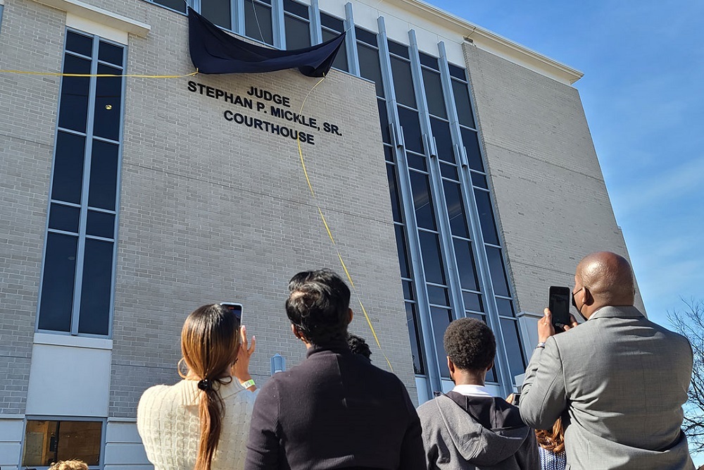 County courthouse renamed after trailblazing judge, UF alumnus Stephan Mickle