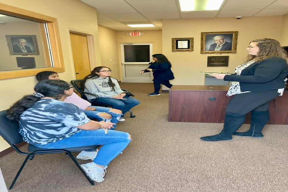 Youth Volunteers Serve as Jury Members