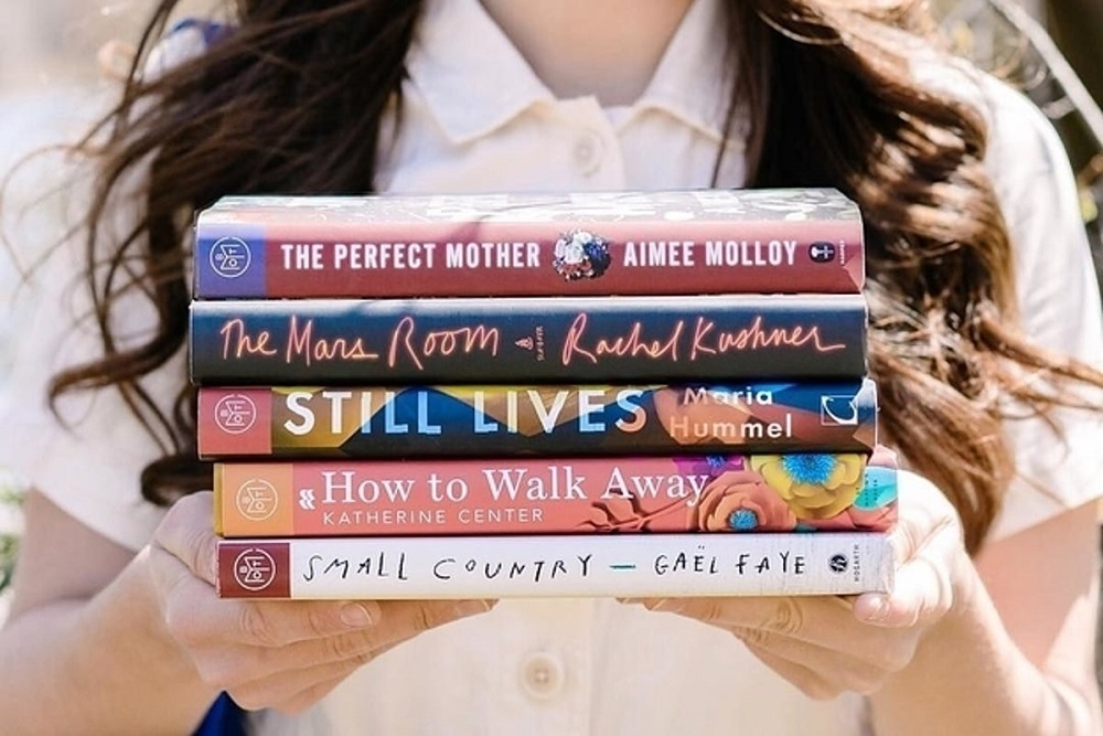 Book Lover’s Walk and Chat on Feb. 10