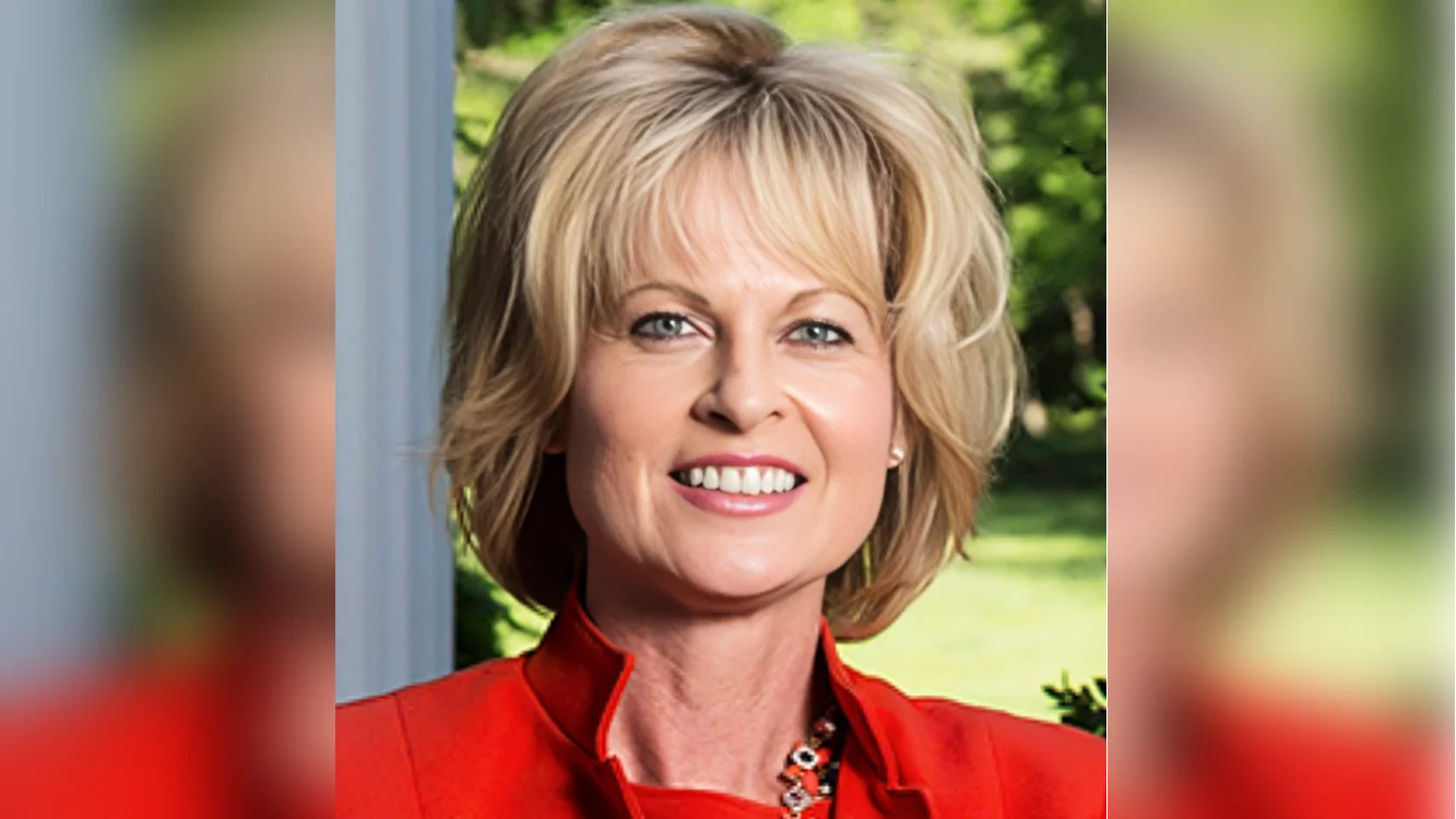 Dr. Lynne Murray, President