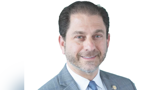 Ari Brown welcomes Israeli Consul General Ofir Akunis at NY State Capitol