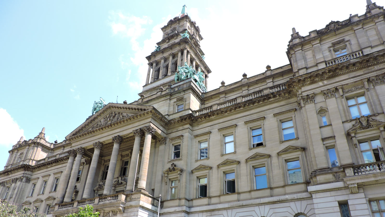 Wayne County judge faces charges related to sexually graphic comments