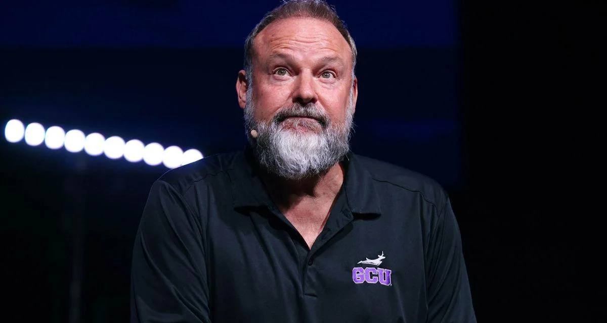 Chris Brown discusses faith and culture at Grand Canyon University Chapel