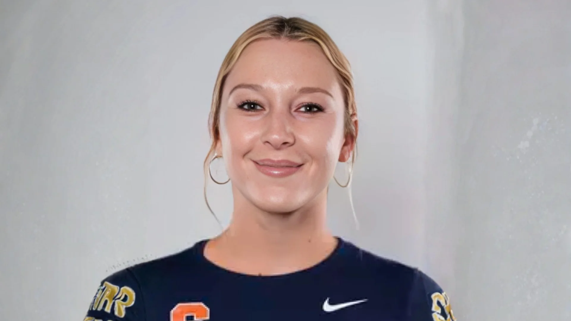 Nelly Knezkova Tennis Player at Syracuse University