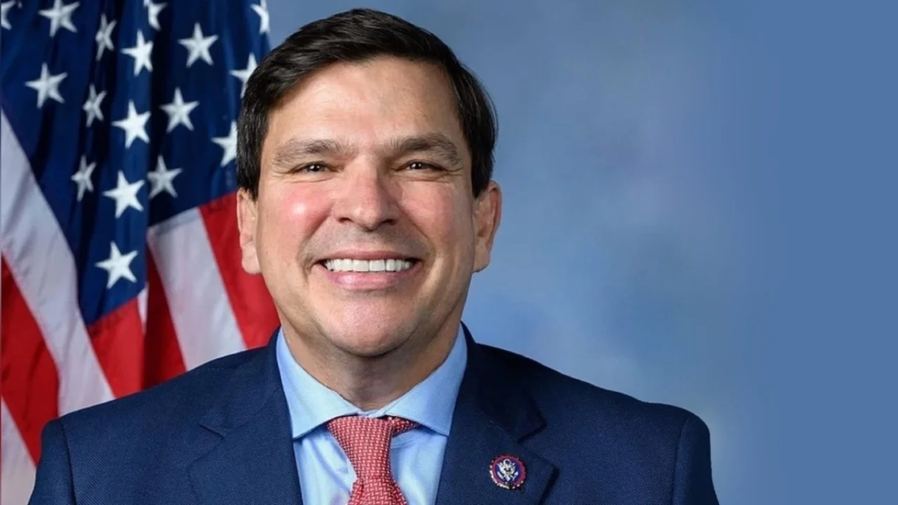 Representative Vicente Gonzalez - Official U.S. House headshot
