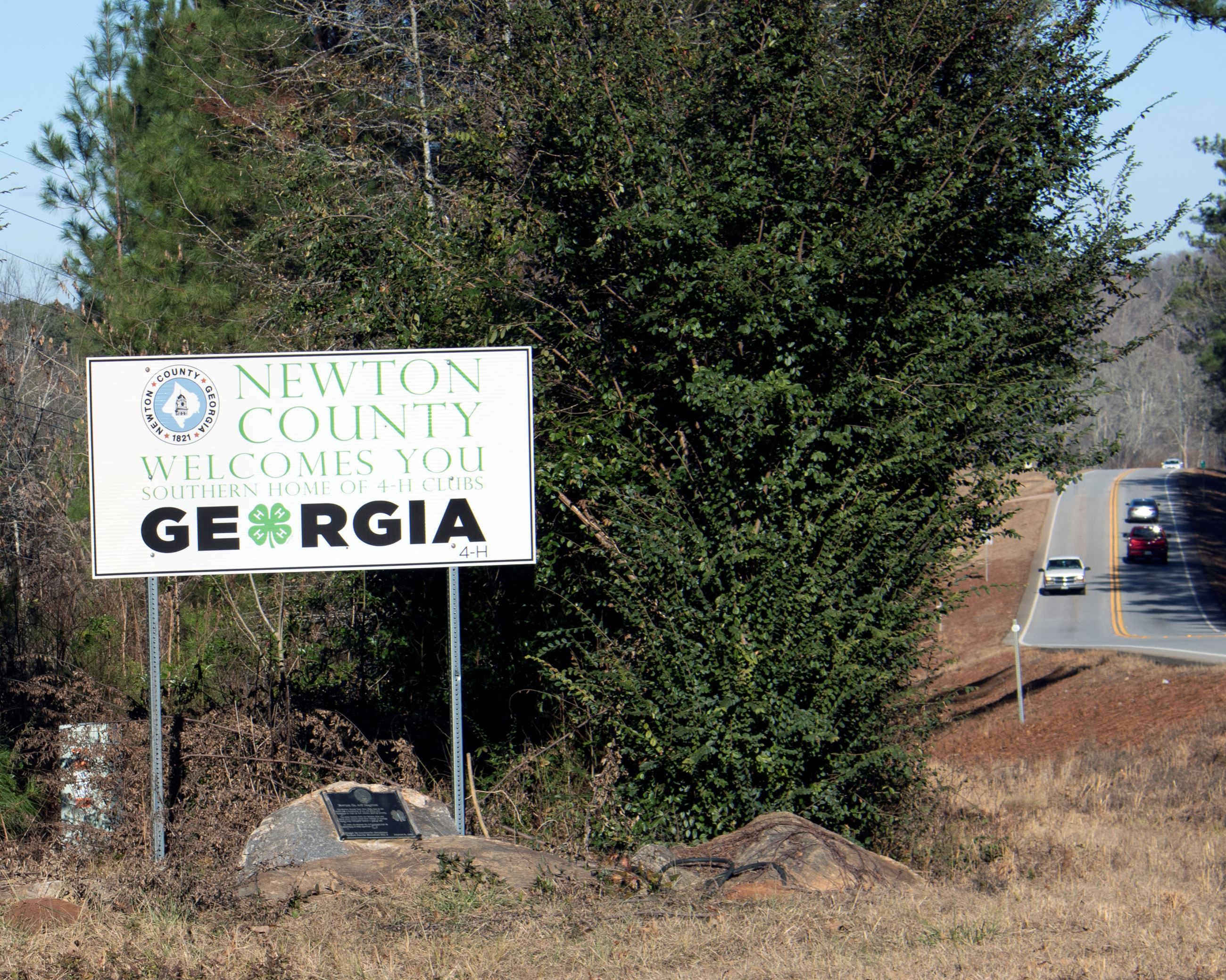 Newton County enhances 195 street signs in 2022