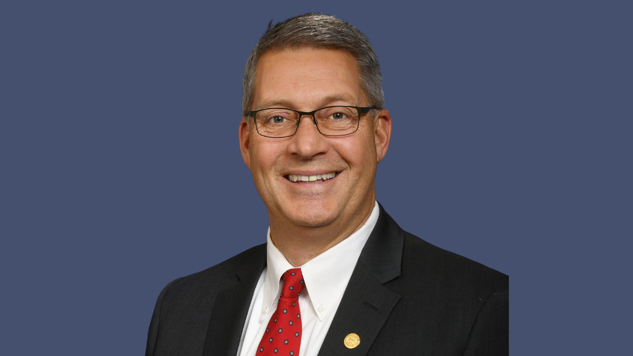 Rep. Kunse promotes reading at local schools during March’s Reading Month