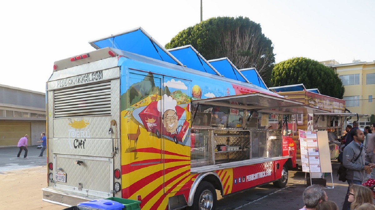 Street vendors are key to urban economic recovery and public safety Street vendors are key to urban economic recovery and public safety