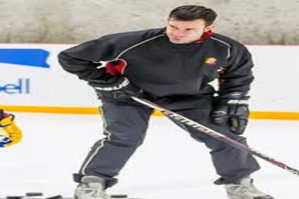 MARQUETTE UNIVERSITY HIGH SCHOOL: Hockey – Varsity vs. Fond du Lac to be held December 5