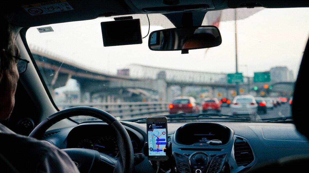 Data from the Illinois Coalition for Independent Work shows that app-based drivers make on average more than twice the hourly minimum wage in Chicago. - Unsplash/Dan Gold