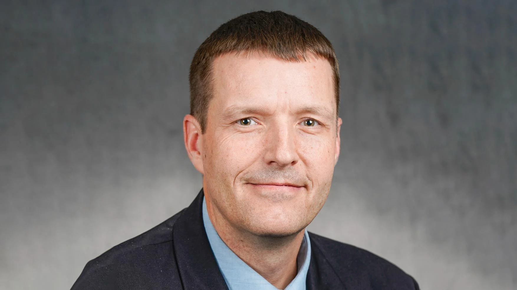 Ben Davis criticizes healthcare providers and state policies in October social media posts