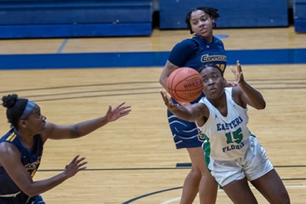 Women’s basketball team opens season with win over Gulf Coast